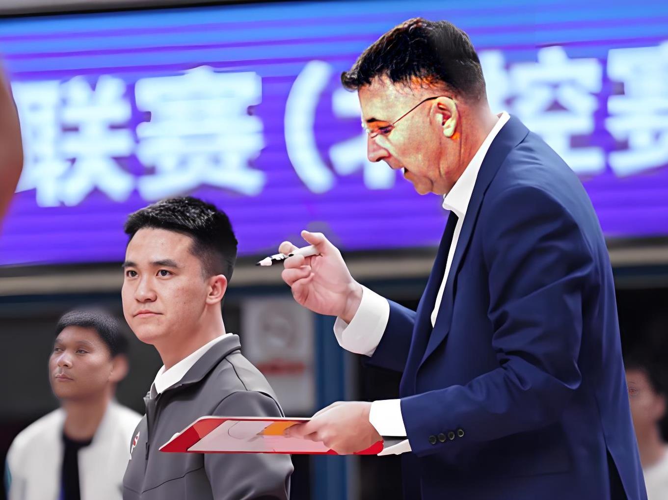 开云官网-清晨体能课后，法兰克福迎来里程碑备战CBA季后赛，球迷炸锅，球队文化再被提及的简单介绍-开云官网