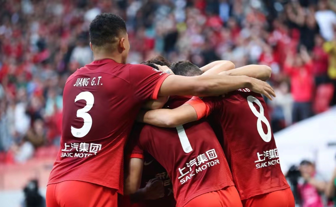 德甲倒计时,上海海港今晨防线松动,细节引发关注,气氛紧张,赛季目标并未改变 德甲倒计时,上海海港今晨防线松动,细节引发关注,气氛紧张,赛季目标并未改变